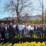 Gruppenfoto der teilnehmenden Menschen im Freien